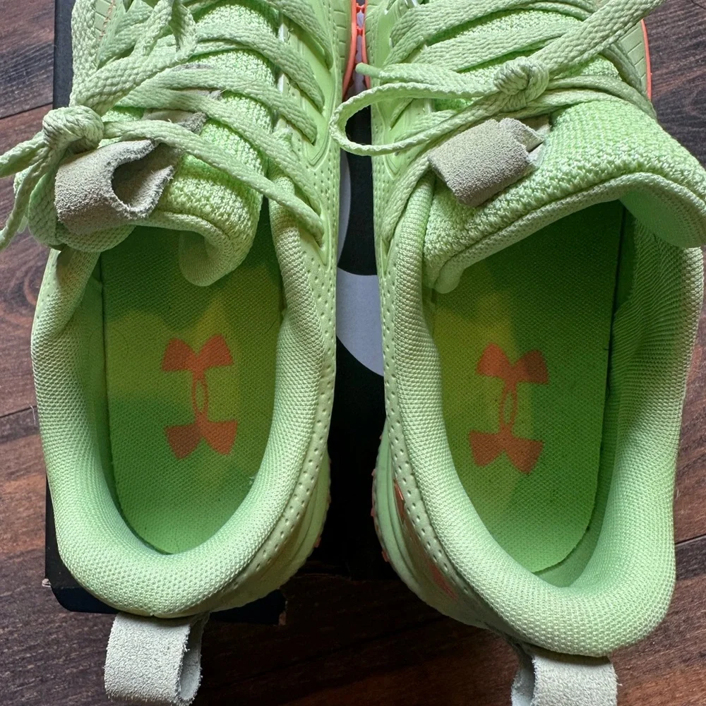 EUC Under Armour UA Shadow Turf 2.0 cleats Green - Picture 9 of 10